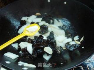 Stir-fried Chinese Cabbage Stem with Black Fungus recipe