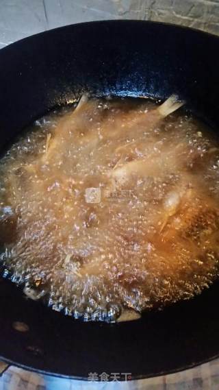 Crispy Crucian Fish Canned Version recipe