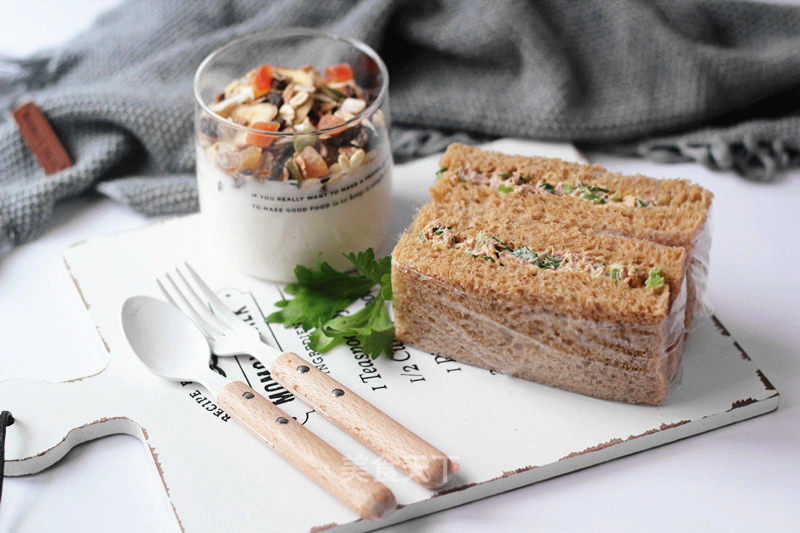 Whole Wheat Brown Sugar Toast (one-click) + Tuna and Celery Sandwich recipe