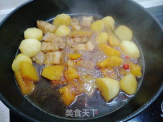 Braised Pork Belly with Potatoes recipe