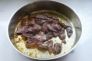 Stir-fried Duck Blood with Green Garlic recipe
