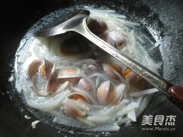 Radish Clam Soup recipe