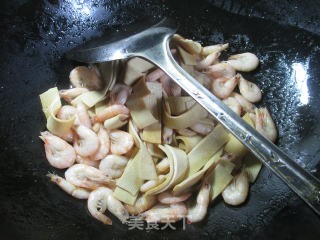 Thousands of Fried Jiang White Shrimp recipe