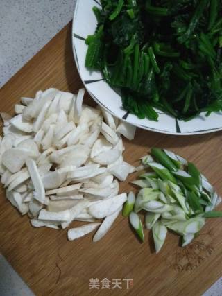 Stir-fried Spinach with Pleurotus Eryngii recipe