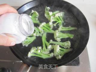 Cauliflower with Fungus, Cherry and Radish recipe