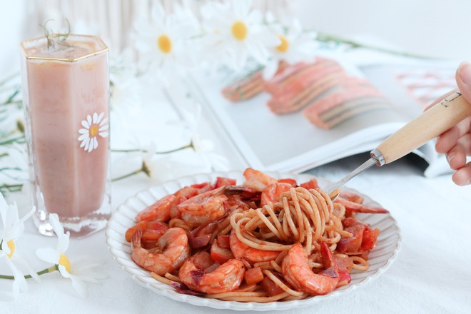 Spaghetti with Tomato and Shrimp recipe