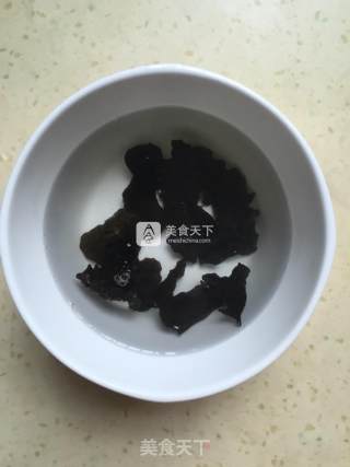 Jellyfish Salad with Black Fungus recipe