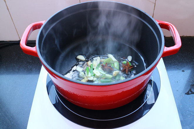 Pork Ribs Stewed with Potatoes in A Pot recipe