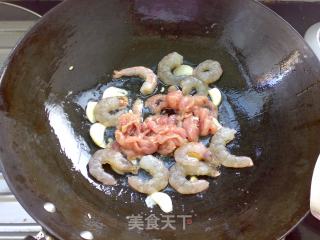 Stir-fried Rice Noodles with Curry Shrimp recipe