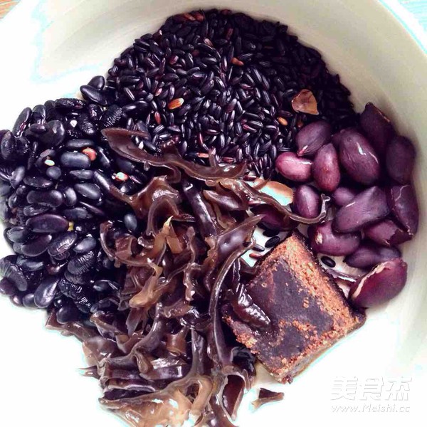 Kidney-tonifying Six Black Porridge recipe