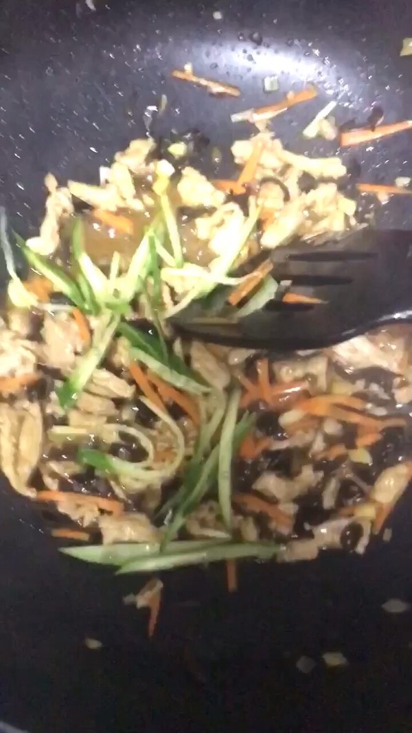 Family Edition Pork Shredded in Beijing Sauce recipe