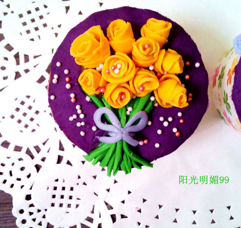Flower Fondant Cupcakes