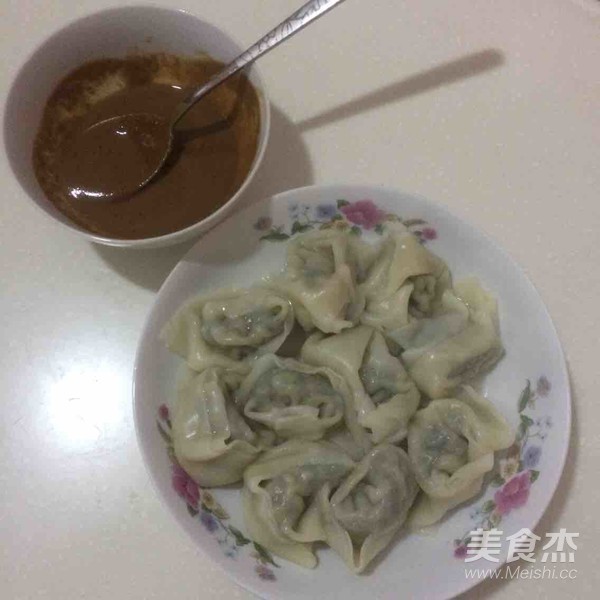 Wontons with Sesame Sauce recipe