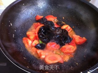 Scrambled Eggs with Tomato Fungus recipe