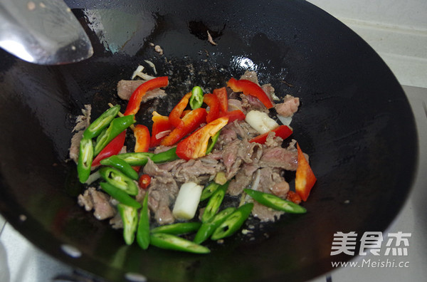 Small Stir-fried Beef recipe