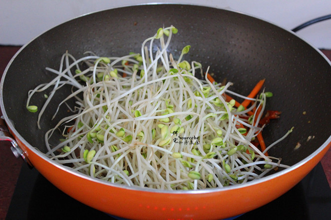 Kimchi Stir-fried Bean Sprouts recipe