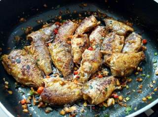 Pan-fried Small Crucian Carp recipe