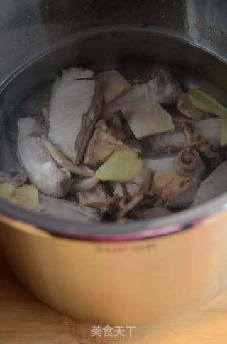 Cuttlefish Pork Ribs Soup recipe