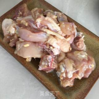 Stir-fried Qingyuan Chicken with Mushrooms recipe