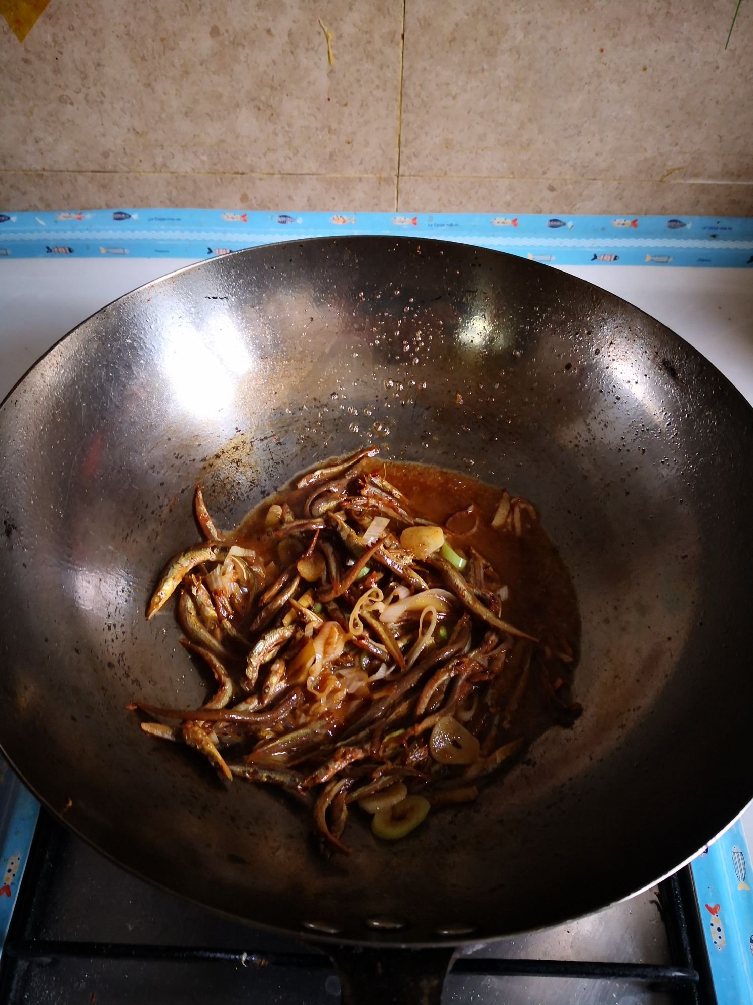 Fried Small Dried Fish with Green Pepper recipe