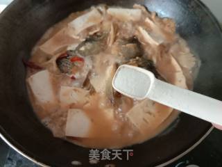 Stewed Fish Head with Mushroom and Tofu recipe