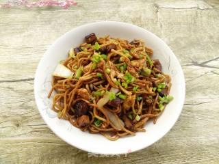 Stir-fried Dry Noodles with Cabbage and Mushrooms recipe