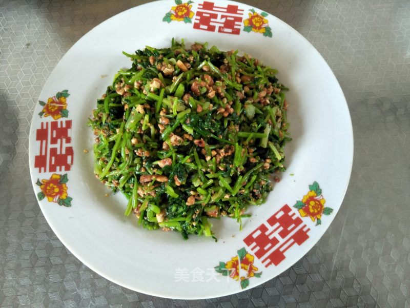 Coriander Mixed with Chopped Peanuts recipe