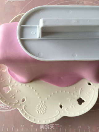 Creative Fondant Cake One Plus One recipe