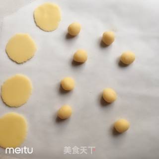 Strawberry Meringue Puffs recipe