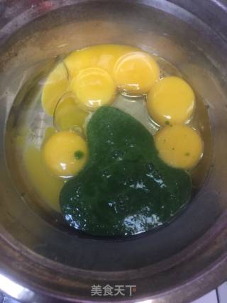 Chiffon Cake with Spinach Sauce recipe