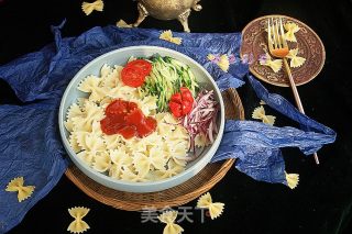 Spaghetti with Tomato Blueberry Sauce recipe