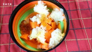 This Bowl of Soup Goes Well with The Weekend: Papaya, White Fungus and Peach Gum Syrup recipe