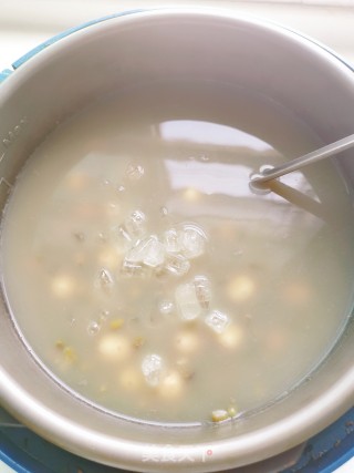 Lotus Seed Mung Bean Soup recipe