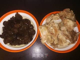 #秋滋阴润肺# Fungus Meat and Bone Soup recipe