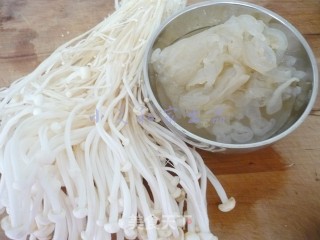 Jellyfish Mixed with Golden Needles recipe