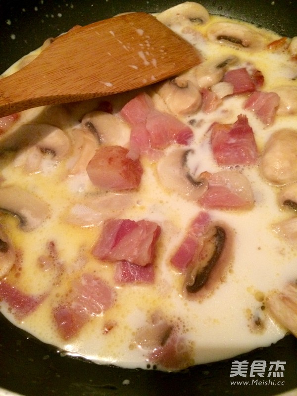 Creamy Bacon and Mushroom Pasta recipe