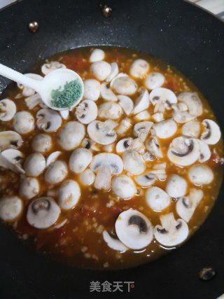 Mushroom Tomato Soup with Minced Meat recipe