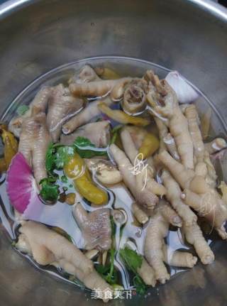 Homemade Safe Pickled Chicken Feet recipe