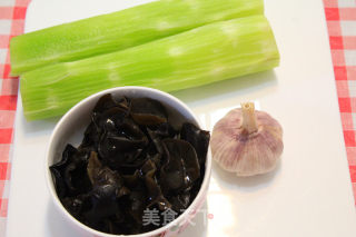 Green Bamboo Shoots Mixed with Fungus recipe