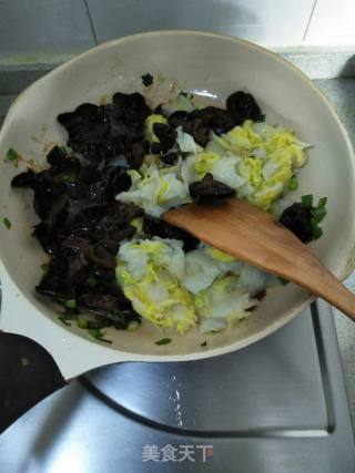 Stir-fried Black and White Dishes recipe
