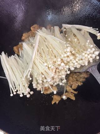 Fried Pork with Enoki Mushroom recipe