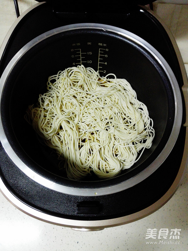 Braised Noodles with Beans and Pork recipe