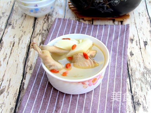Fresh Lily and Yam Chicken Soup recipe