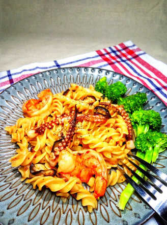 Seafood Spaghetti with Tomato Sauce recipe