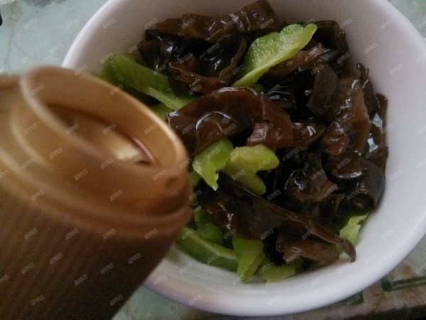 Bitter Melon Mixed with Black Fungus recipe