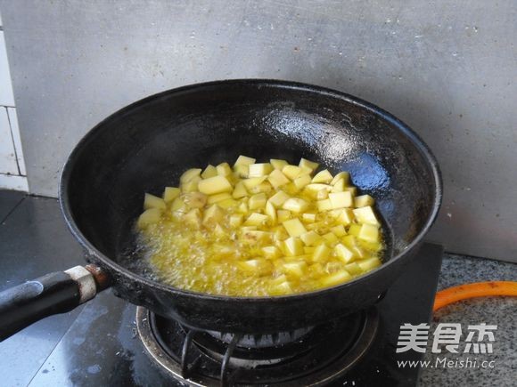 Baked Potato Diced with Egg Yolk recipe