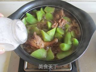 Roasted Duck Legs with Lettuce recipe