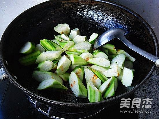 Spicy Stir-fried Loofah recipe