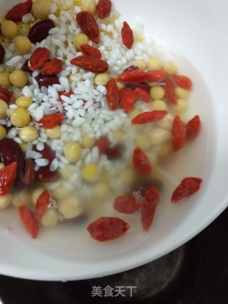 Kidney Bean and Lycium Barbarum Rice Milk recipe