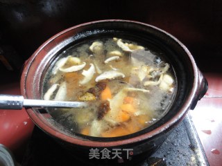 Three Yellow Chicken Congee with Carrots and Mushrooms recipe